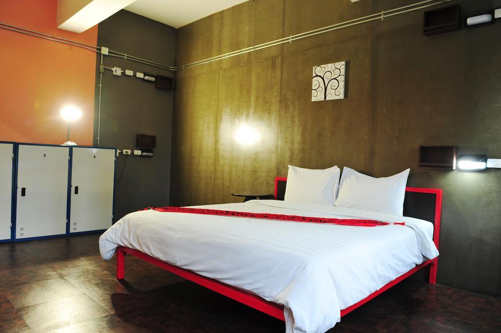 Saphaipae Hostel Bangkok Szoba fotó